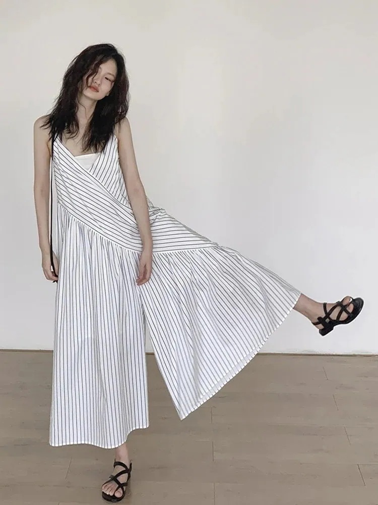 サロペット 新作 着痩せ 百掛け カジュアルなストライプのキャミソールワンピースパンツ夏のワイドレッグストラップタイツ
