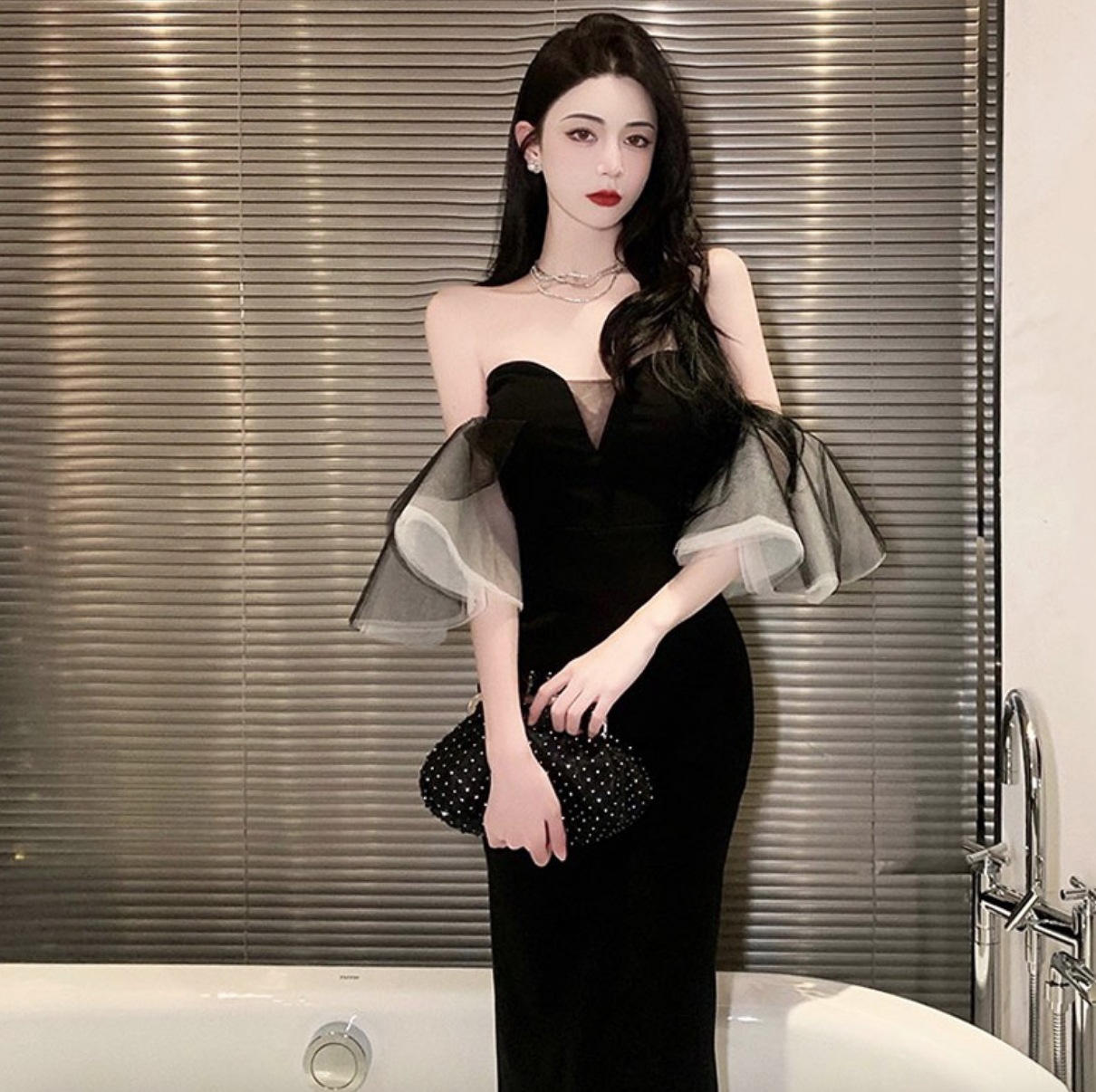 ワンピース デート ワンピドレス 膝丈 ひざ丈 ミモレ ミモレ丈 スリム タイト 細身 フリル かわいい 大人可愛い きれいめ シンプル カジュアル 大人 上品 おしゃれ お洒落 主役級 存在感 夏 4,925円