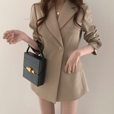 アウター デート ジャケット 上着 袖あり 長袖 かわいい 大人可愛い きれいめ シンプル カジュアル 大人 上品 おしゃれ お洒落 主役級 存在感 春 秋 10代 20代 30代 レディース 女性用