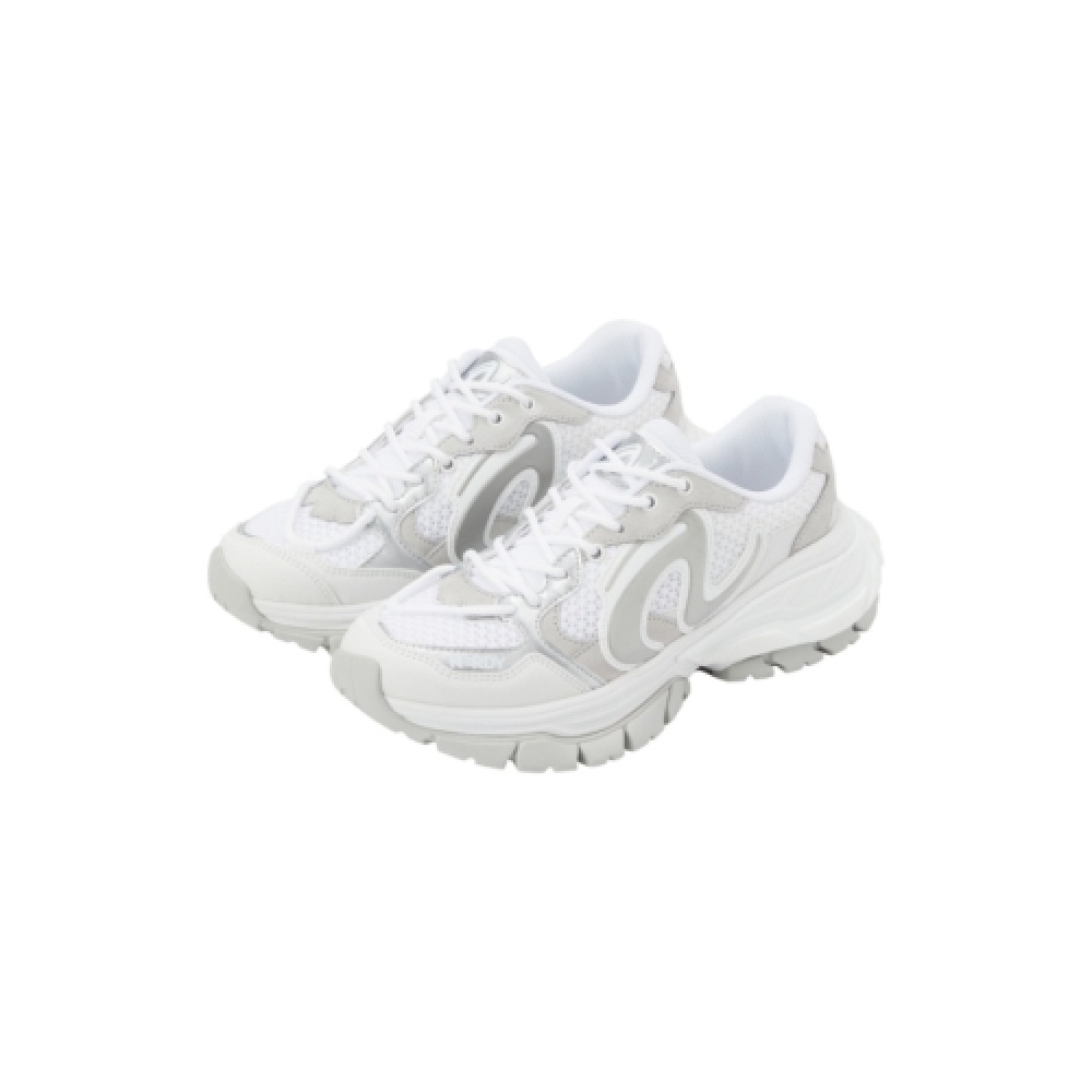 オタクランナーハイホワイト