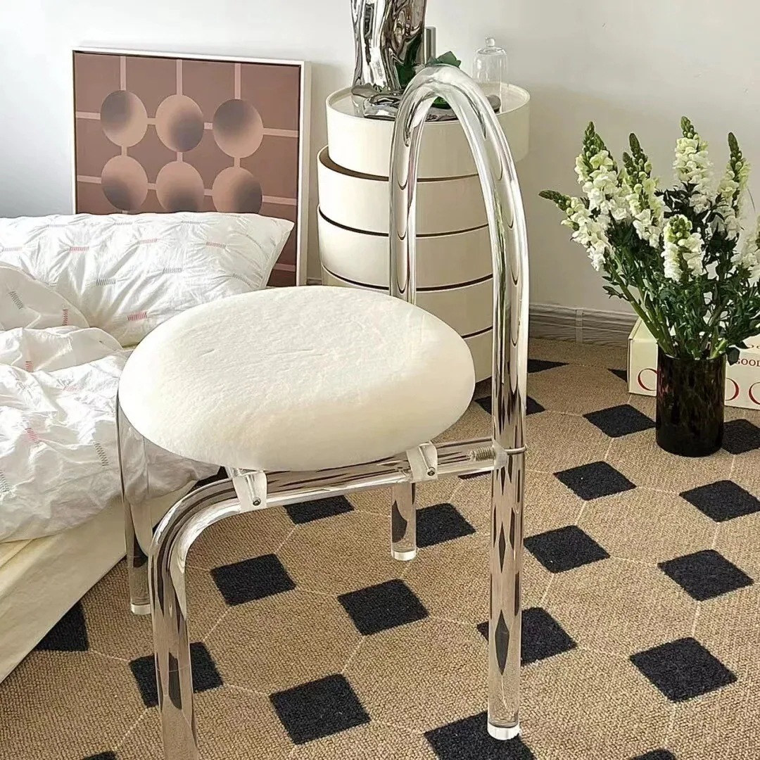新品入荷 ins人気 北欧風 透明椅子 韓国インテリア 組立簡単 可愛い シンプル クリアチェア 雰囲気作り パイプ椅子 透明 クリアチェア 軽量 室内 北欧 インテリア シンプル