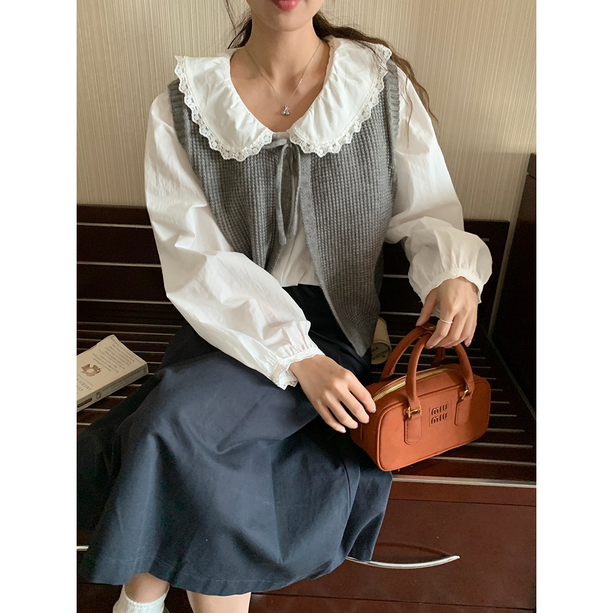 レースアップニットベスト2024秋気質デザインベスト女性用トップ