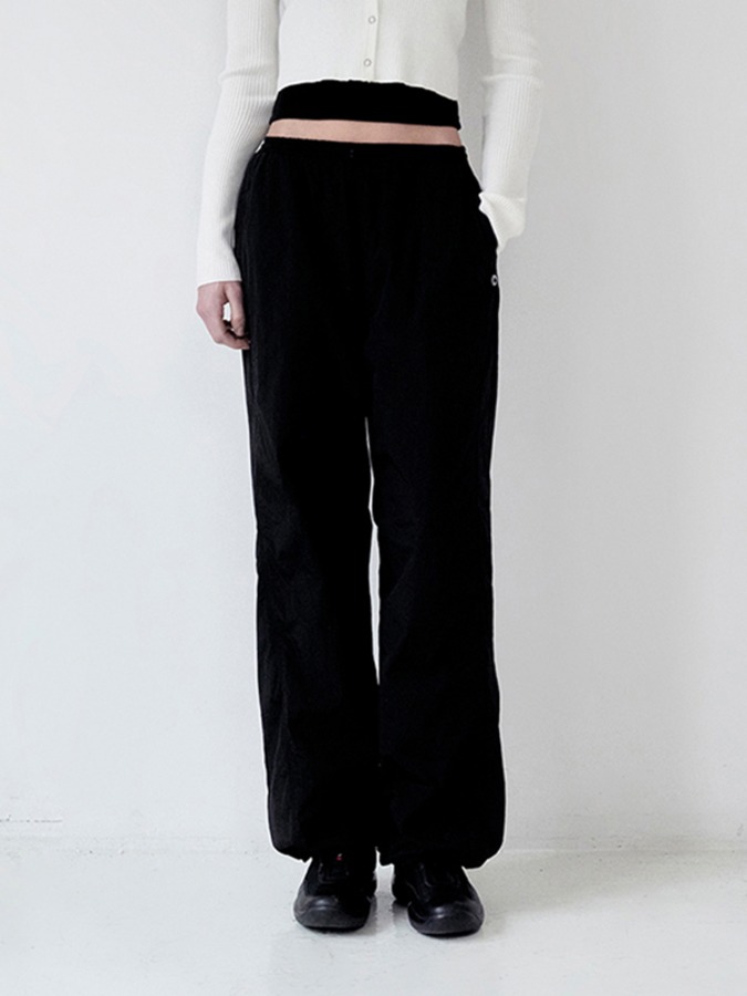 KIRSH PLAIN INCISION WOVEN PANTS [BLACK]