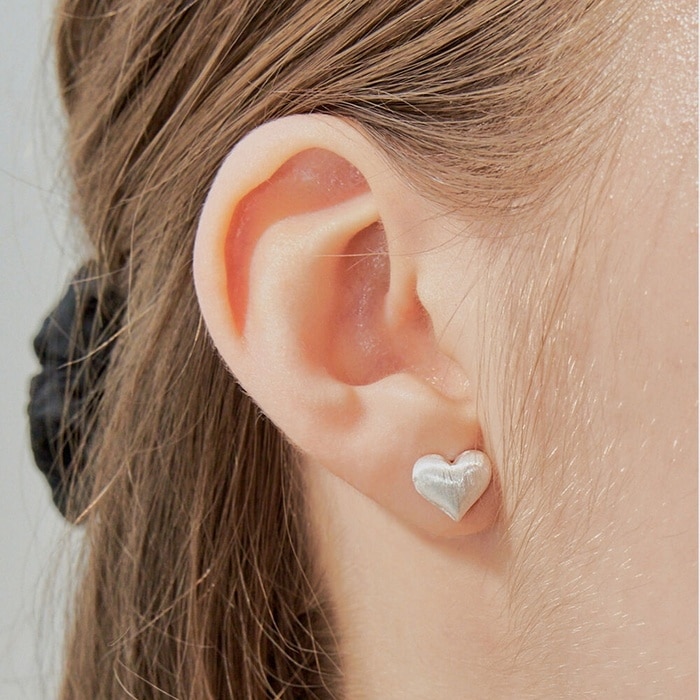 silver925ルセラピムホンウンチェビリームンスア着用sandy heart earring/韓国の人気ブランド 韓国正規品 韓国の人気商品 韓国ファッション 韓国ジュエリー デイリーアクセサリ