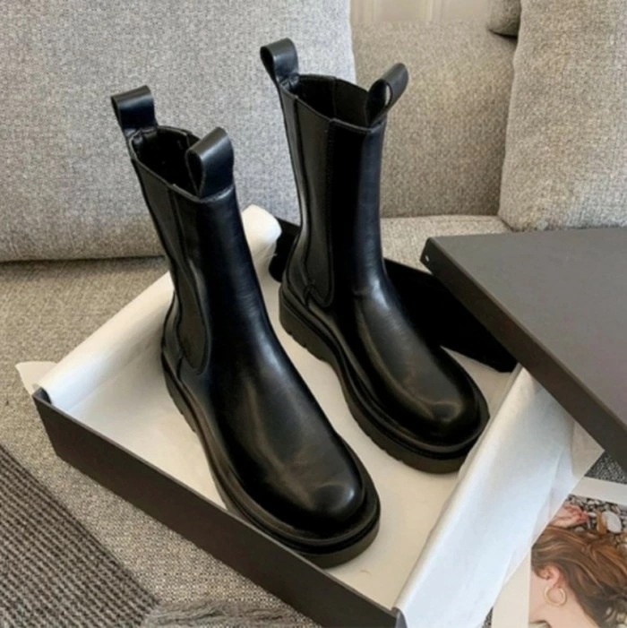 年 秋冬 サイドゴア ラウンドトゥ ショートブーツ レディース ブーツ 厚底 カジュアル かわいい きれいめ 大人可愛い きれいめカジュアル 大人ガーリー オフィスカジュアル 韓国ファッション 大人フ