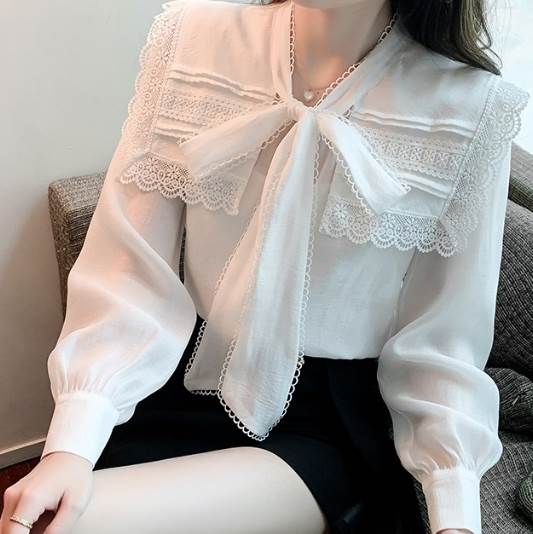 トップス シャツ ブラウス 白シャツ 袖あり 長袖 Vネック ストレート 刺繍 リボン かわいい 大人可愛い きれいめ シンプル 大人 上品 おしゃれ お洒落 レトロ 大人女子 こなれ感 ラフ ラブリ