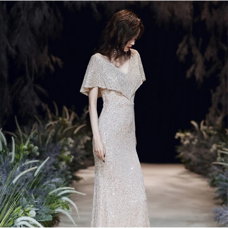 シャンパンカラー宴会イブニングドレススパンコール2024夏の気質ロングフィッシュテールドレスホストドレス