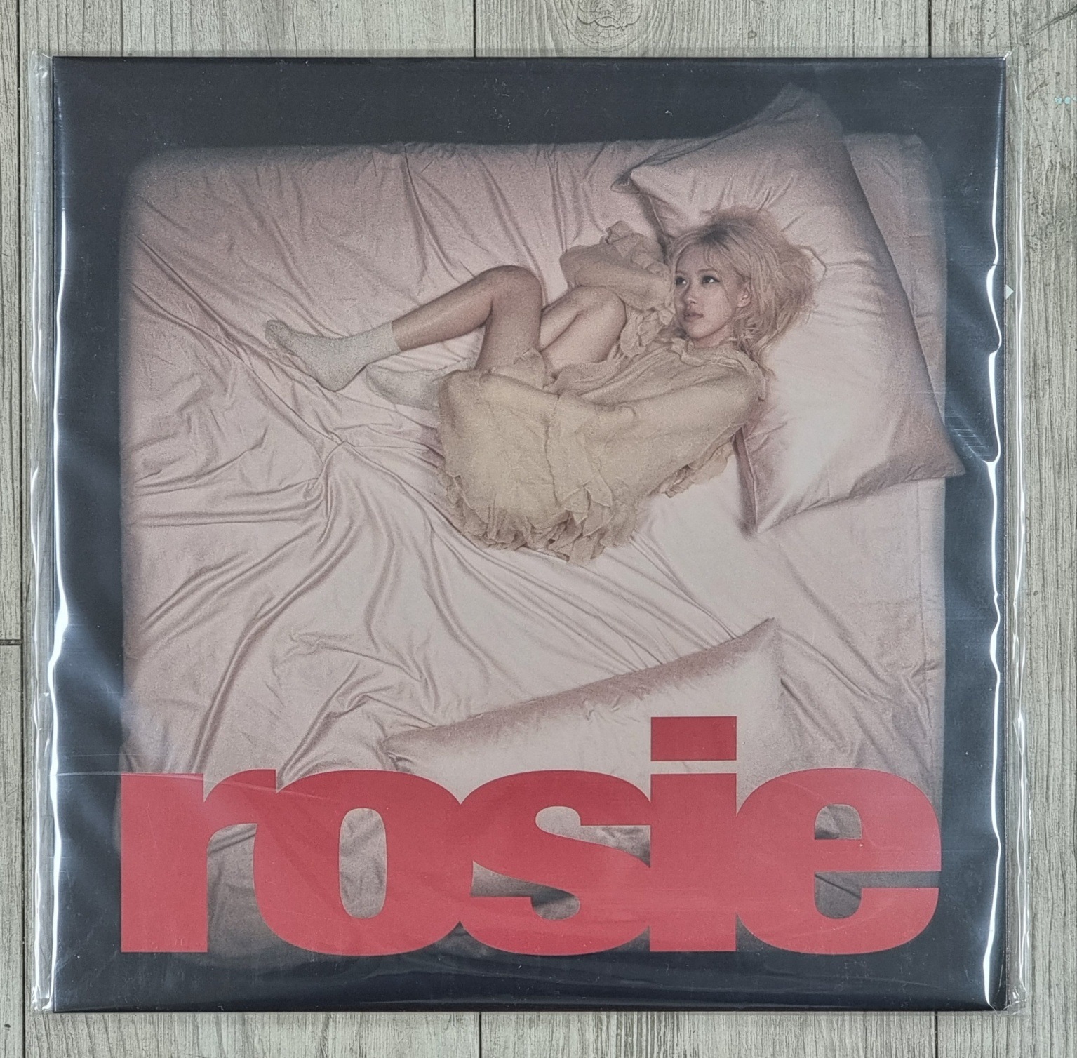 ROSE first studio album ‘rosie’ 8 LP vinyl (RED)