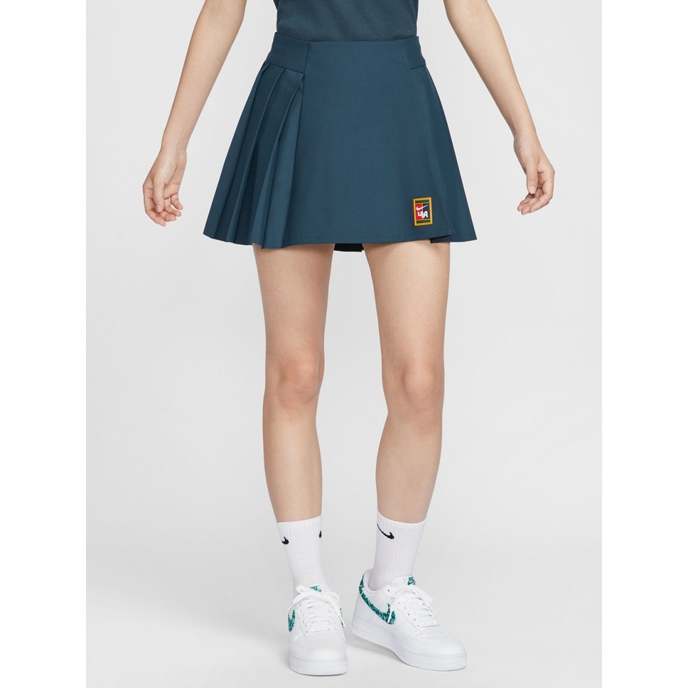 ニュートーンスカートとしてのナイキ