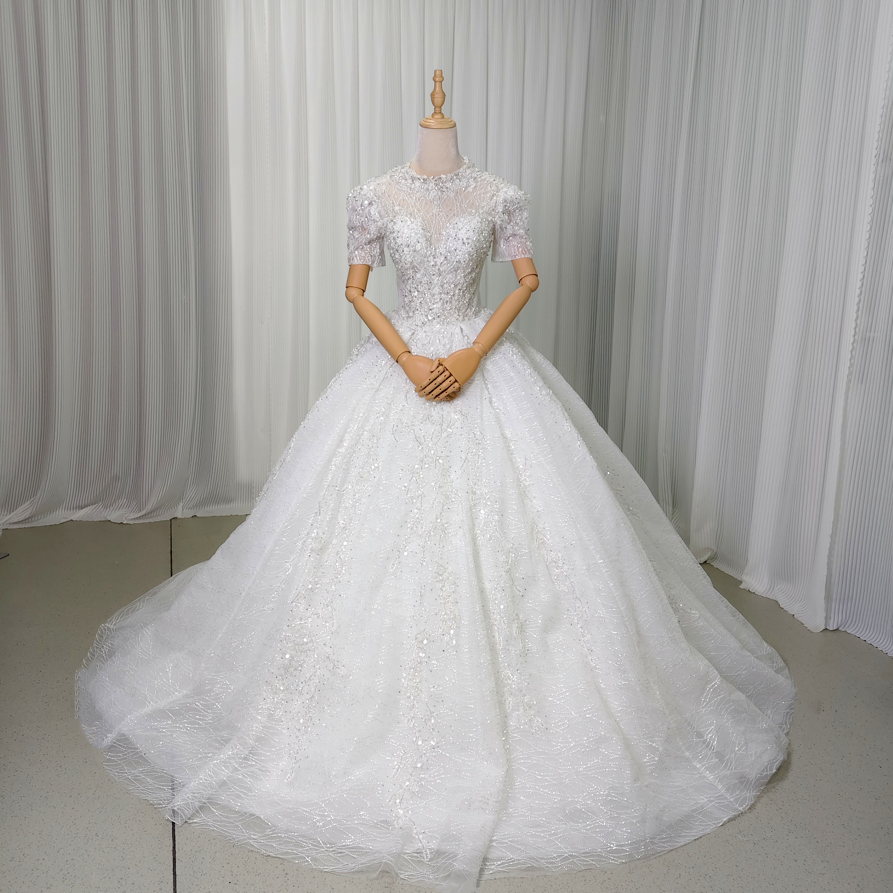 豪華！韓国風ドレス ウェディングドレス キラキラ光る刺繍 短袖 編み上げ 結婚式 ロングトレーン 59,945円