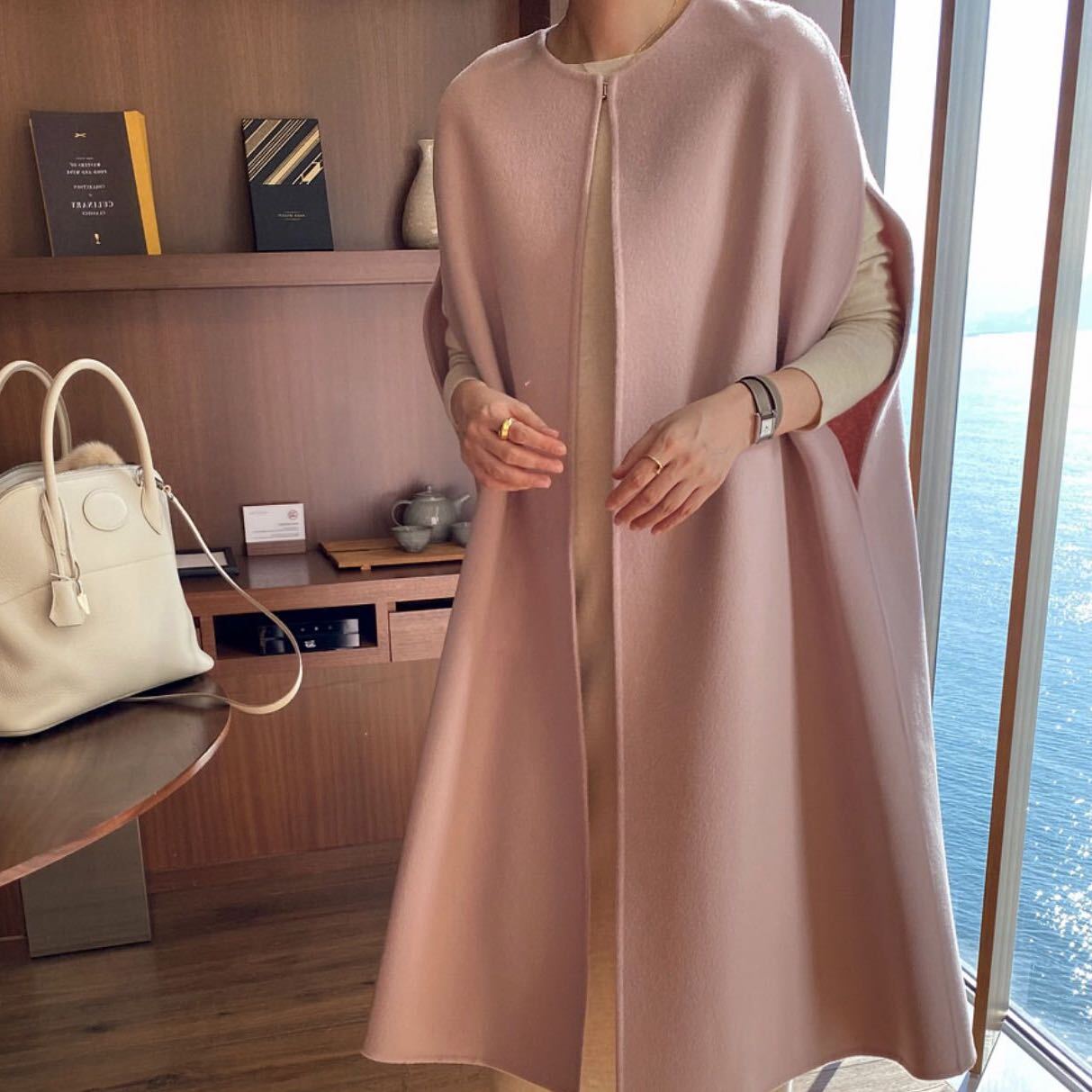 アウター ロングコート ミモレ丈 ロング ロング丈 ノースリーブ ラウンドネック セミフレア ワイド Aライン 前開き きれいめ シンプル カジュアル 大人 上品 おしゃれ お洒落 大人女子