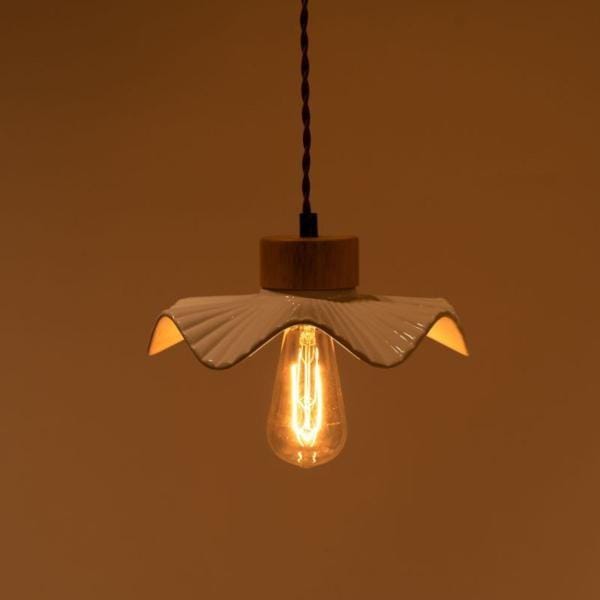 照明 ライト LED対応 天然木 陶器 吊り下げ式 ペンダントライト リビング キッチン おしゃれ レトロ ダイニング 寝室 カフェ 天井照明 ホワイト 白 シンプル