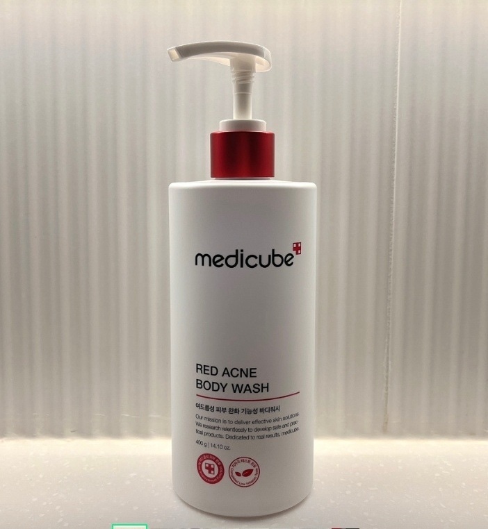 メディキューブ レッドアクネボディウォッシュ 400g