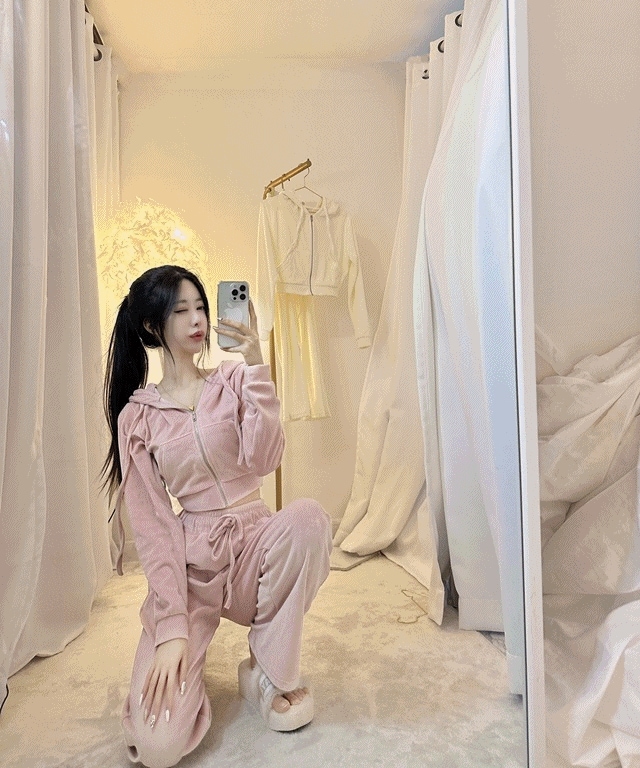 (フィットやばいです) ナチュラル ベルベット トレーニング クロップ パーカージップアップ セット 冬服おすすめ 2color上下セット