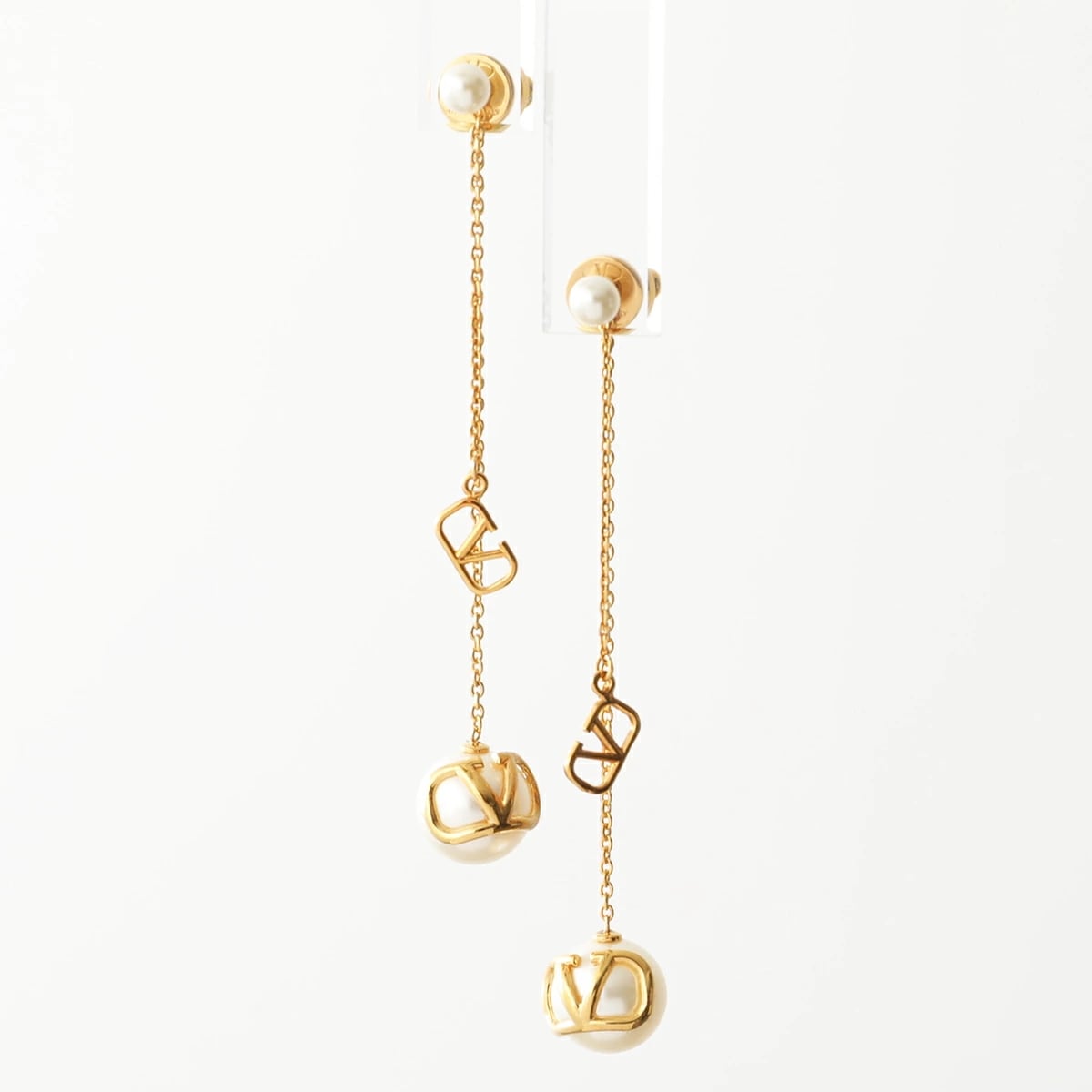 VALENTINO ヴァレンティノ ピアス 4W2 5W2 J0G13UXM レディース パールビーズ Vロゴ メタル アクセサリー 0O3