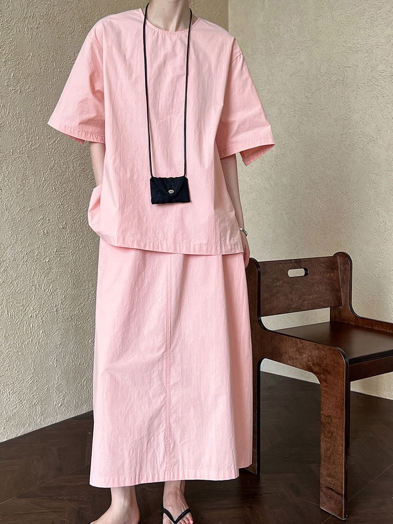 韓国系シンプルカジュアルスーツ女性2024夏新作ピュアカラートップス+スカートの2点セット