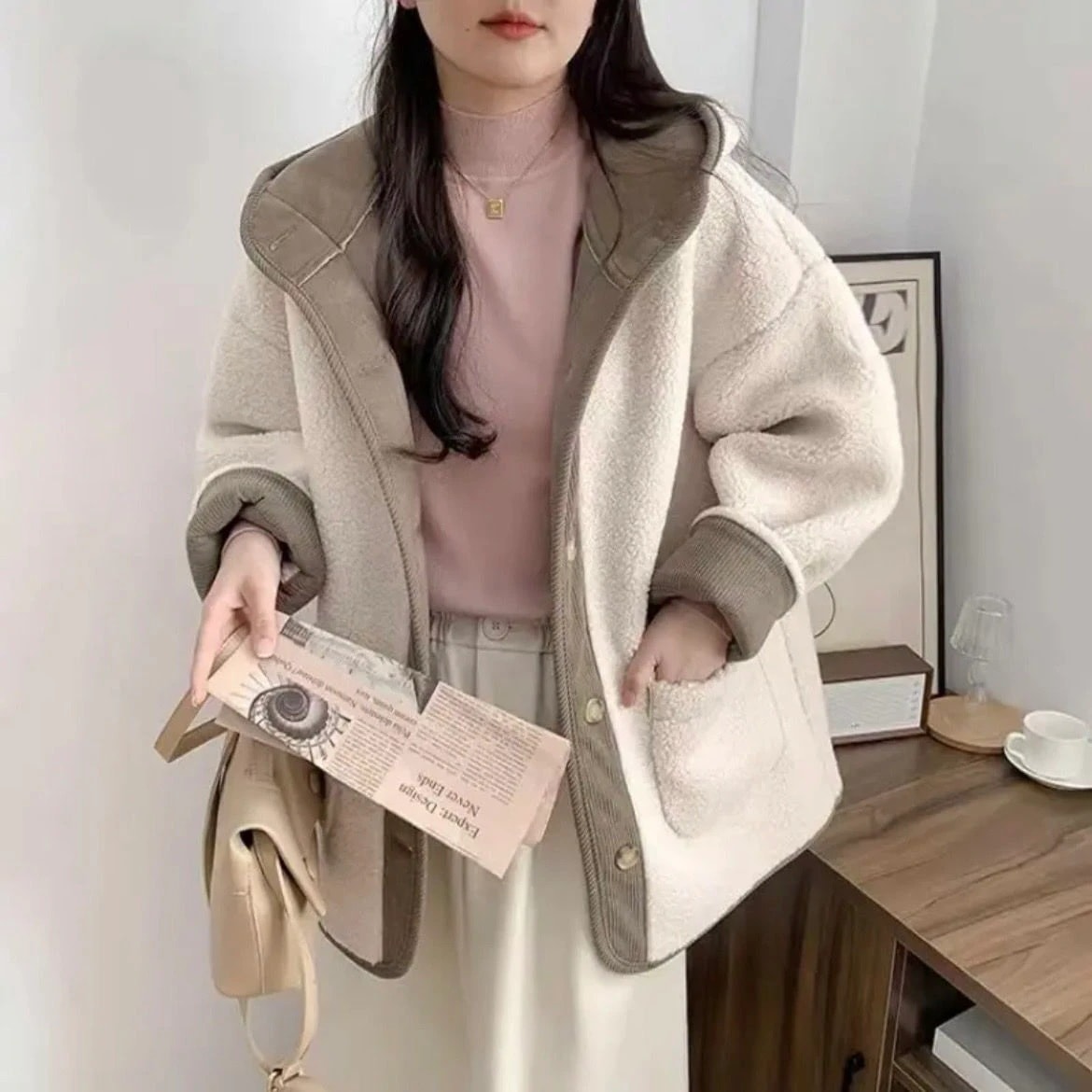 秋と冬のフード付きシェルパジャケット新しいスタイルのルーズで多用途な痩身フリースカジュアルトップ30%制限