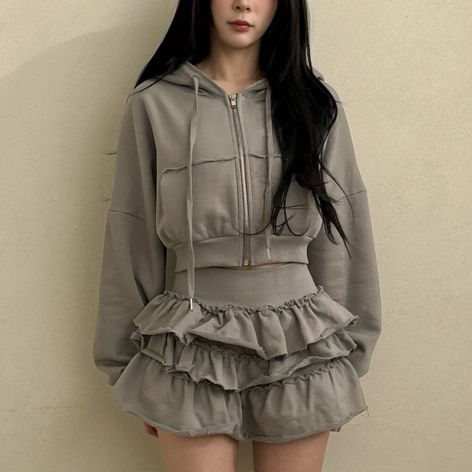 リン ショートフリルスカート ジップアップ トレーニングセット, 韓国ファッション
