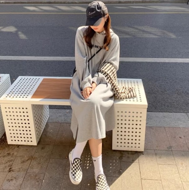 ワンピース パーカー ロング丈 袖あり 長袖 ラグラン デザイン 美ライン ニュアンス スリット フード付き カラバリ かわいい 大人可愛い きれいめ シンプル カジュアル 大人 上品 おしゃれ