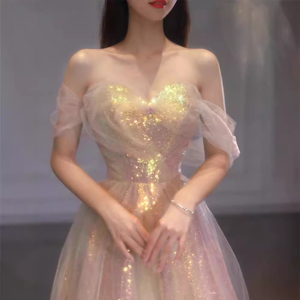 ワンショルダーの輝くピンクの花嫁のトーストドレス軽くて高級な高級なタッチのマーメイドプリンセススリムな年次総会の司会者のイブニングドレス