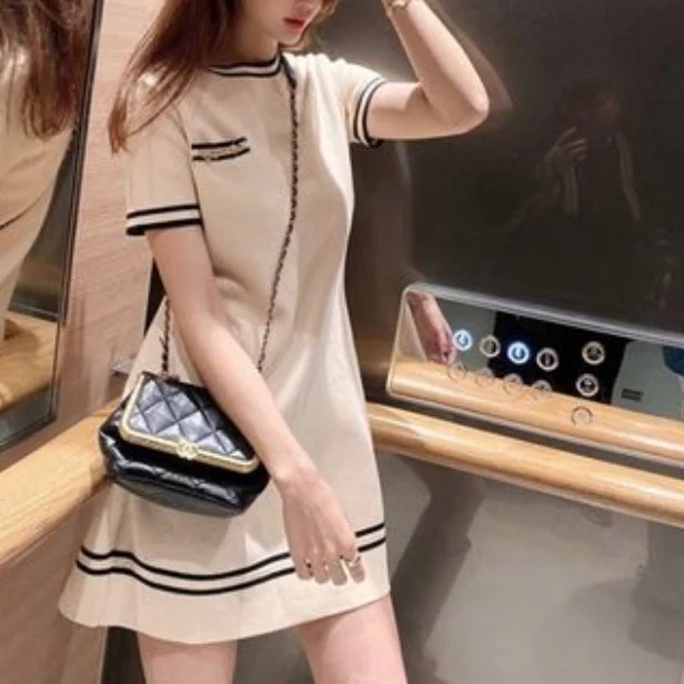 ワンピース レディース ショート 半袖 クルーネック ライン かわいい 大人可愛い きれいめ シンプル カジュアル 大人 上品 おしゃれ 無地 夏 デート 学生 お出かけ アプリコット ブラック 5,491円