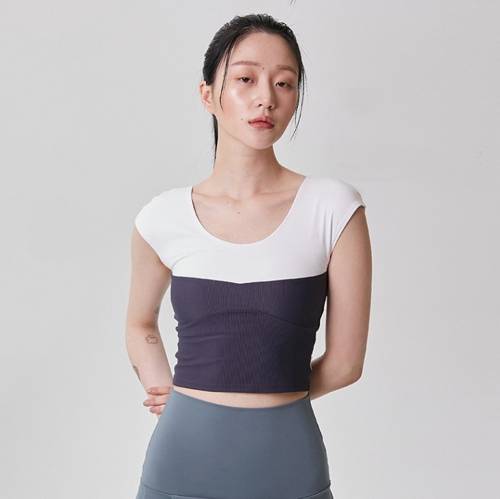 スポーツウェア 半袖シャツ 速乾性生地 運動着 ショート丈トップス トップス Tシャツ シャツ プルオーバー ミニ ミニ丈 ショート ショート丈 袖あり 半袖 5分袖 五分袖 Uネック ラウンドネック