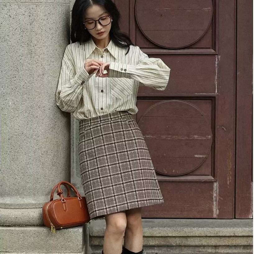 レディース スカート ボトムス 膝丈 膝上 フェミニン かわいい 大人可愛い きれいめ シンプル カジュアル おしゃれ レトロ こなれ感 ラフ 個性的 エレガント モダン 抜け感 キュート ナチュラル