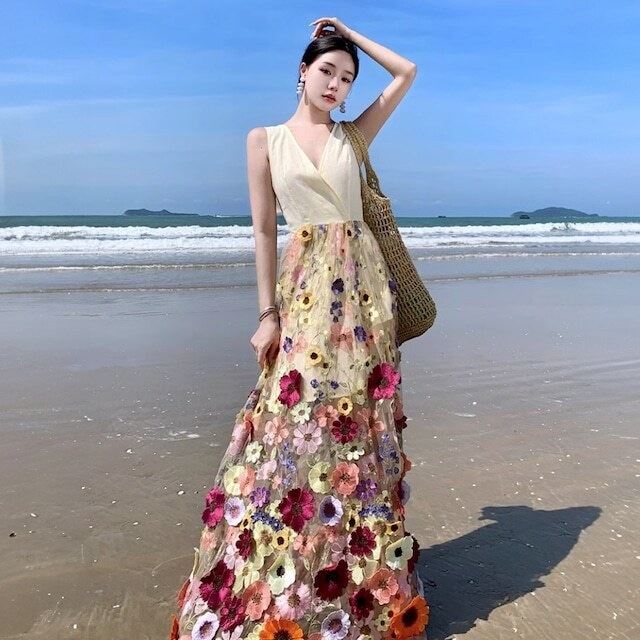 ワンピース レディース 花柄Vネック刺繍ワンピース カラフル花刺繍 刺繍モチーフ ノースリーブ リゾートドレス ロング 夏ワンピース Aライン 大人可愛い 韓国 人気 トレンド 新作 20代 30代