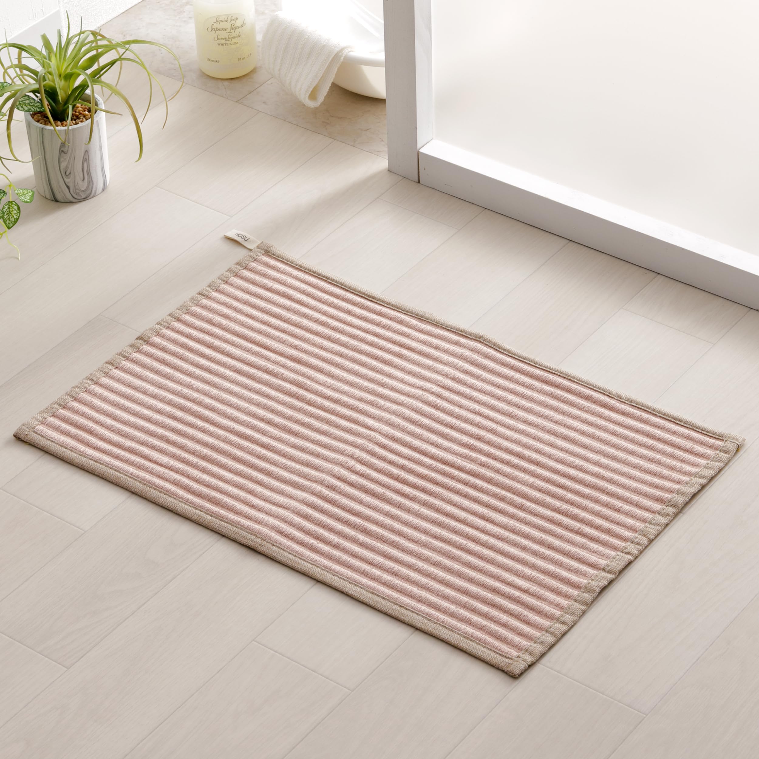 イケヒコ バスマット 速乾 洗える 吸水 HOSU 足裏が喜ぶバスマット 約60×100cm ピンク 大判 親子サイズ 滑り止め 浴室 洗面所 洗面台前 足ふきマット #1302630228701