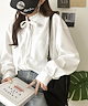 オフホワイト