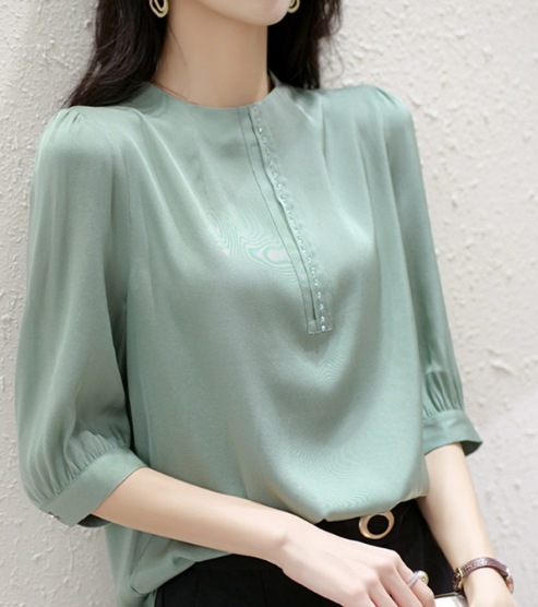 モテコーデ トップス シャツ ブラウス 袖あり 5分袖 パフスリーブ クルーネック 薄手 かわいい 可愛い きれいめ シンプル カジュアル 上品 おしゃれ お洒落 かっこいい レトロ