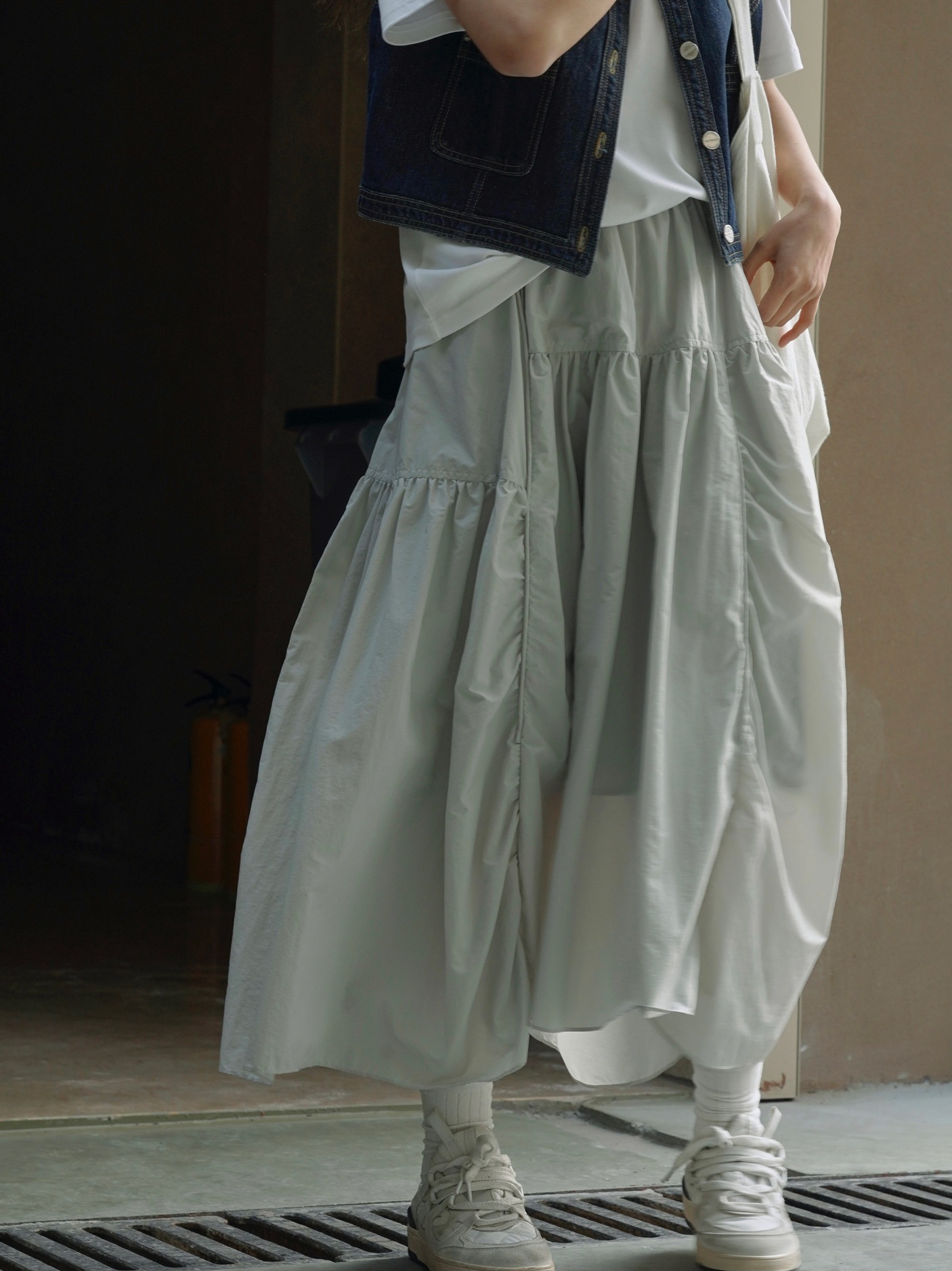 盧浮春夏新作日系アウトドアカジュアルA字大ぶり傘スカートが緩み通気性のある半身のロングスカート女