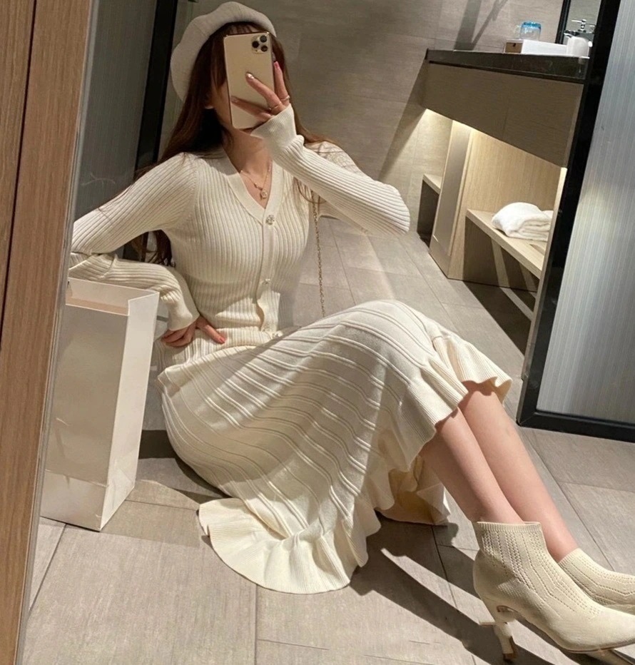 ワンピース レディース ミモレ プリーツ リブ ニット 膝下 長袖 Vネック スリム タイト きれいめ 上品 大人可愛い フォーマル お出かけ デート エレガント 黒 白 青 グレー フリーサイズ