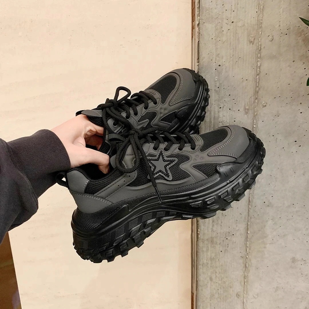 7cmの厚底レースアップシューズカジュアルスポーツシューズの女性厚底スニーカー 5,183円