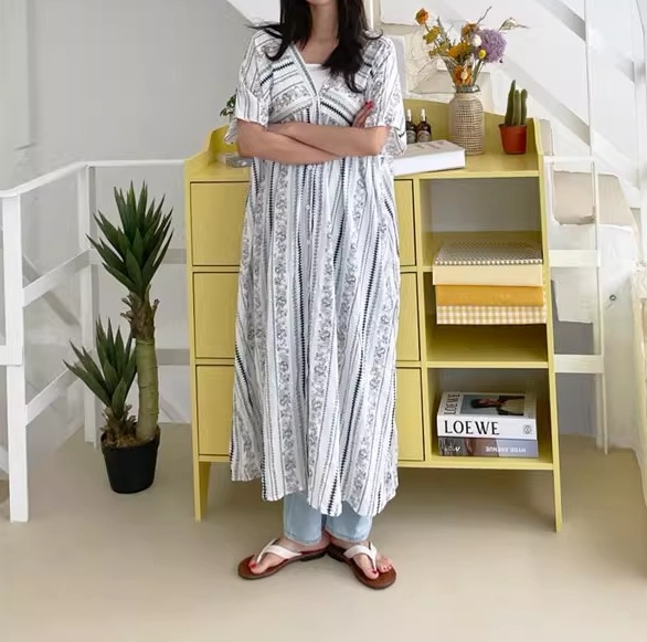 レディース ワンピース カーディガン 羽織 前開き ロング マキシ 5分袖 Vネック フレア オーバーサイズ 2way 異国風 ボタン かわいい 大人可愛い シンプル カジュアル おしゃれ こなれ感