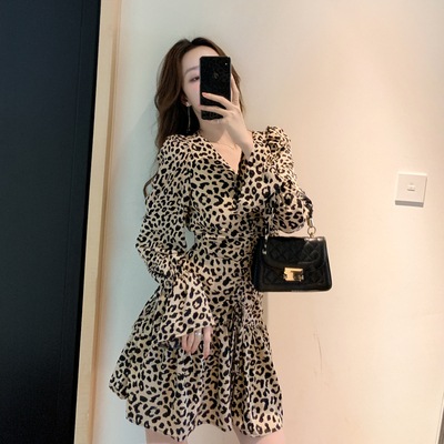 ヒョウ柄 絞りデザイン Vネック ミニ ワンピース アニマル柄 ショート丈 膝上 袖あり 長袖