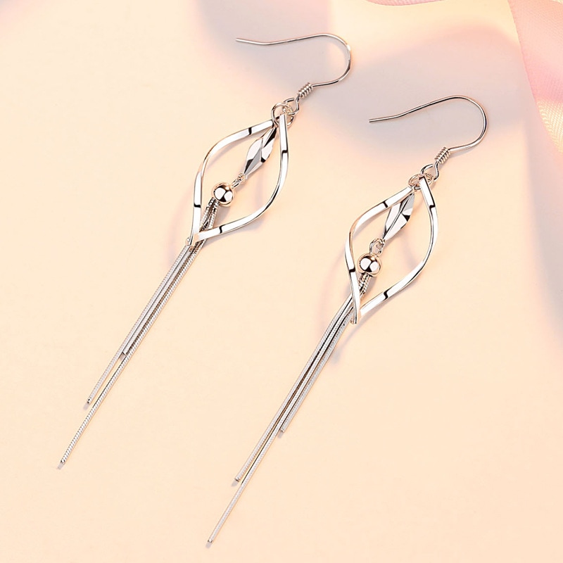 フックピアス レディース チェーン 揺れる ティアドロップ 上品 プラチナ加工 ギフト プレゼント