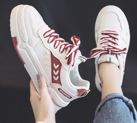 レディース スニーカー ランニング スポーツ ダンス 厚底 靴ひも かわいい 大人可愛い カジュアル おしゃれ キュート スポーティー 存在感 スタイリッシュ アクティブ オールシーズン デート