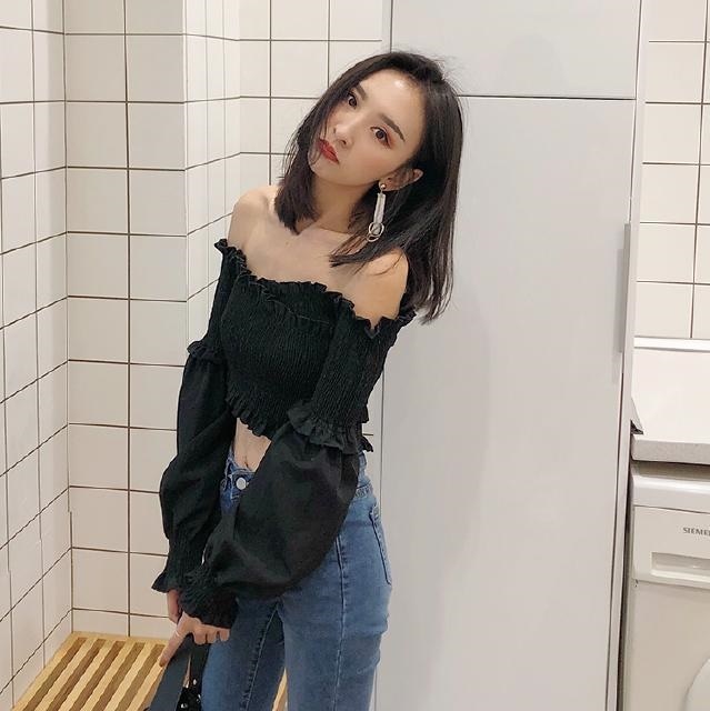 2230.ふんわり袖 フリル オフショルダー トップス(ブラック)