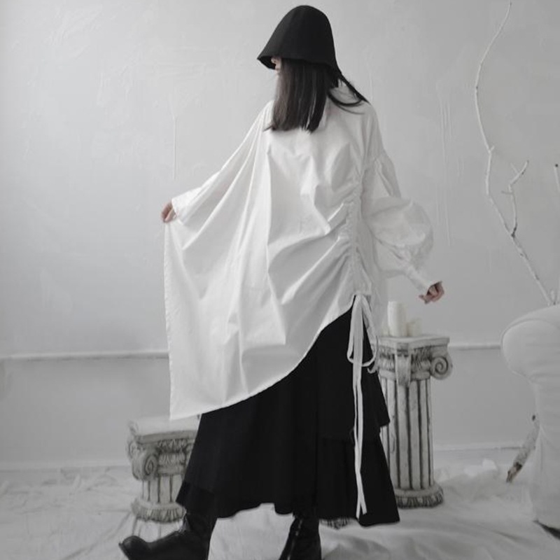 春の新しい長袖シャツレディースカジュアル無地シンプルルーズシャツ女性の不規則な個性小さな巾着ロングシャツ多目的なファッショントレンドレディースシャツ