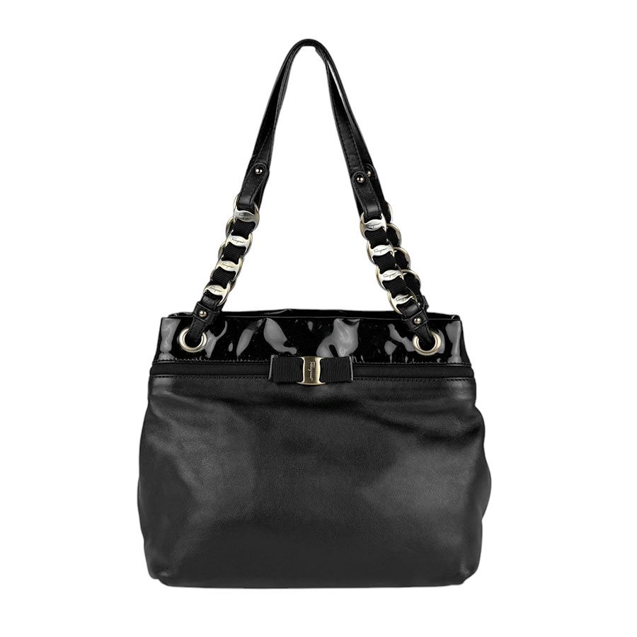サルヴァトーレフェラガモ Salvatore Ferragamo ショルダーバッグ ヴァラリボン レザー/パテントレザー ブラック レディース z4421