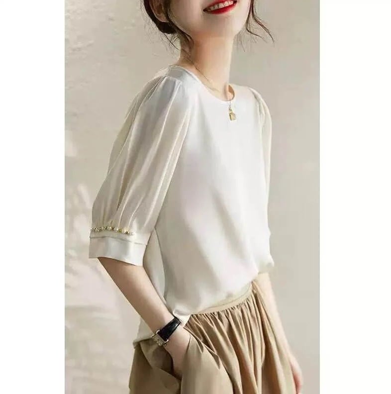 トップス ブラウス ビジュー ビジュー付き 袖あり 五分袖 パフスリーブ Uネック ラウンドネック 襟なし スリム タイト 細身 薄手 かわいい きれいめ シンプル おしゃれ 大人可愛い 大人女