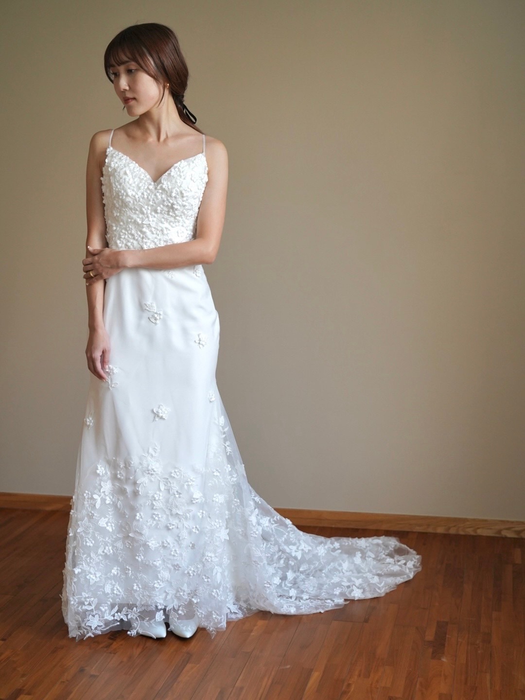 ウエディングドレス ホワイト ファスナー キャミソール ソフトマーメイドライン バックレス 繊細レース スレンダーライン 結婚式/披露宴