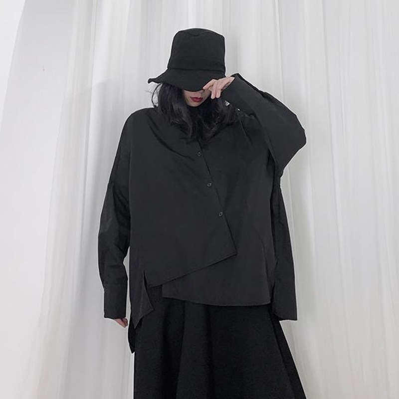 女性用長袖シャツ春の新しいゆるい大きな不規則なステッチ非対称長袖シャツショートフロントショートバックロングデザインファッショントレンドレディースシャツ無地シンプルカジュアルシャツ