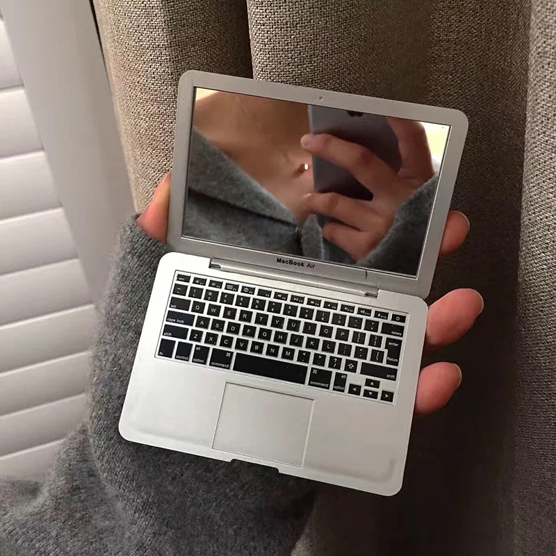 1つ買うと10個無料Mac ミラーミニポータブルミラークリエイティブ Apple ラップトップ形状ポータブル折りたたみ小型化粧鏡99 27,397円