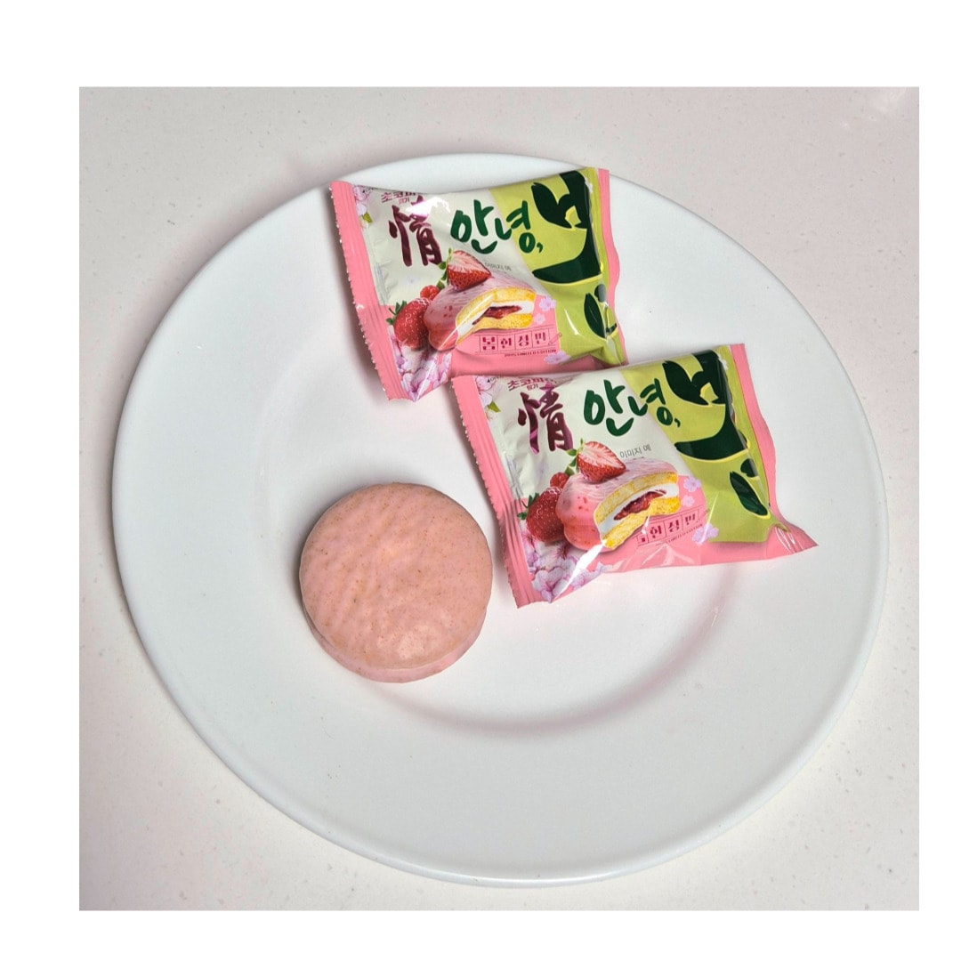 韓国のお菓子 チョコパイ 春を盛り込んだイチゴ 408g + 408g + 408g