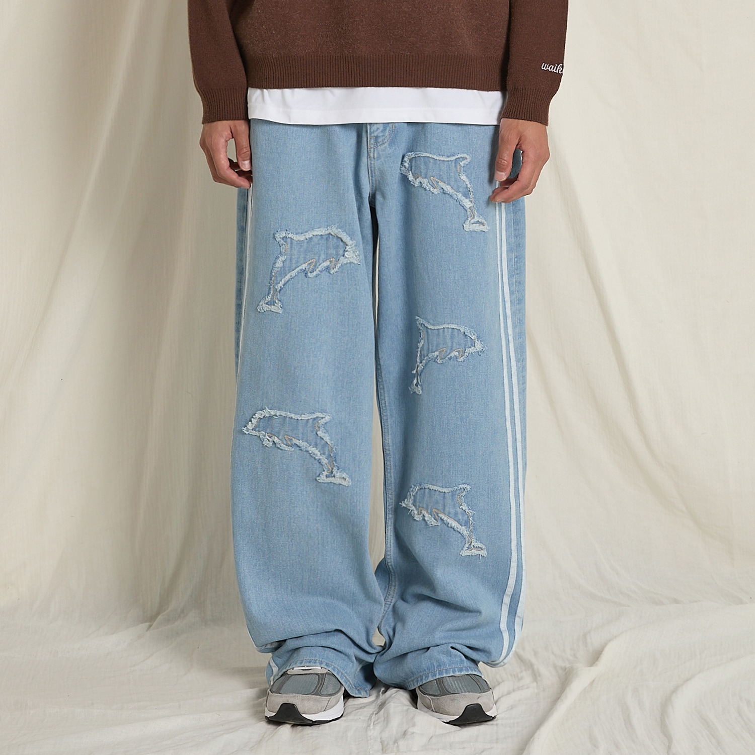 Dolphin Applique Line Denim Pants LIGHT BLUE
