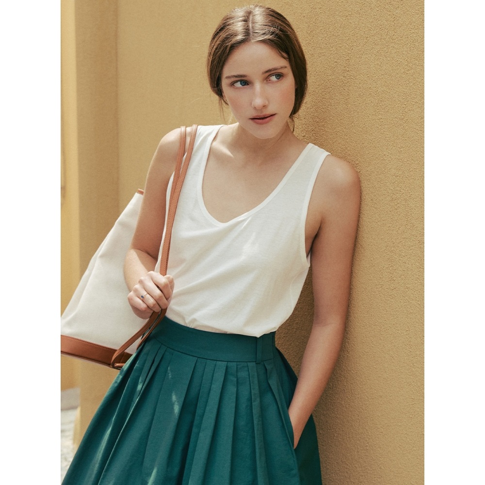 AND YOU PANTHEON ベーシックノースリーブトップス（アイボリー）