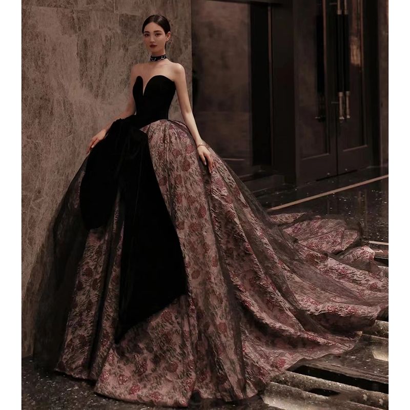 女性のためのブラックドレス2025ストラップレスホストロングスタイル