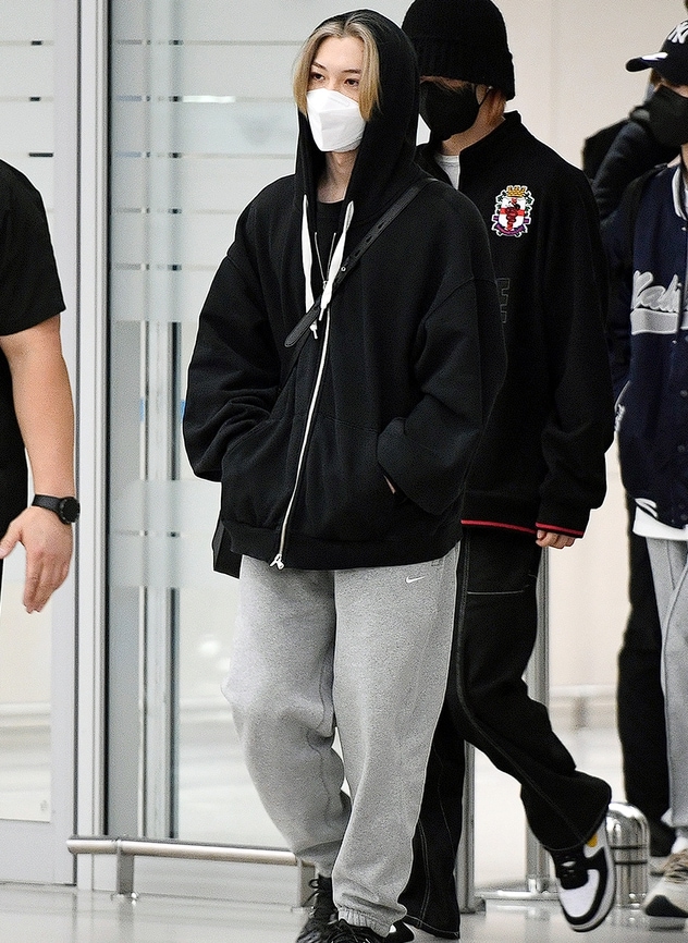 Stray Kids 着用/Youthful balloon hood zip-up/ユニセックス/ペアルック